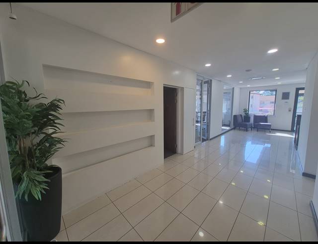 196M² OFFICE TO LET IN WOODMEAD